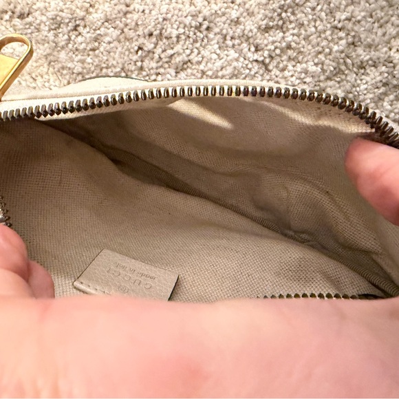 Authentic Gucci Cream Leather Small Belt Bag with Green & Red Web - Picture 5 of 16
